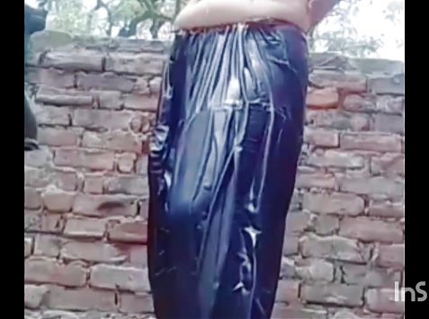 Bathroom MMS hot desi girl changing her clothes after bathing