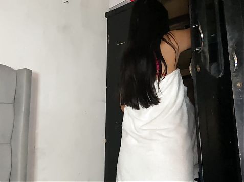 I Show My Stepsisters Ass Before Going to See My Boyfriend