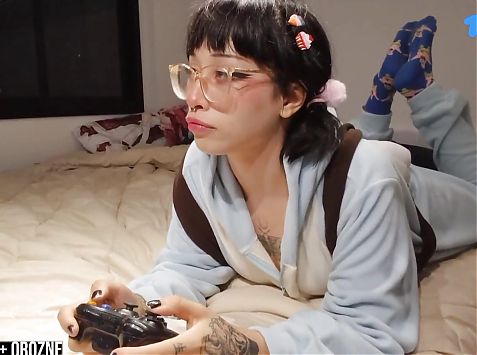 Otaku Girl Playing Minecraft and Blowjob Swallow Cum Ft. Amber Kai